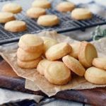 【サクサクバニラクッキー】卵なし！バターの風味広がるリッチな味わい♪｜macaroni（マカロニ）